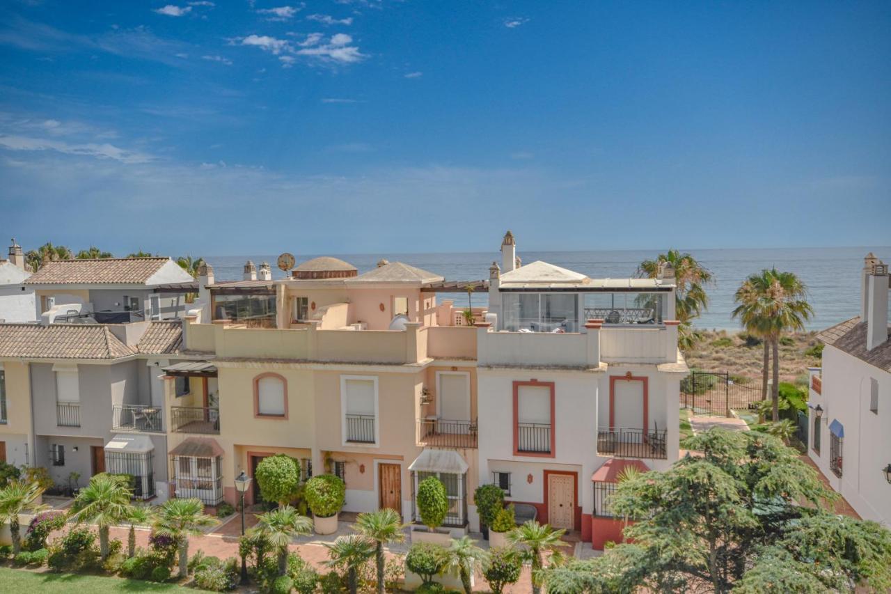 House Next To The In Dunas, Bahia De *